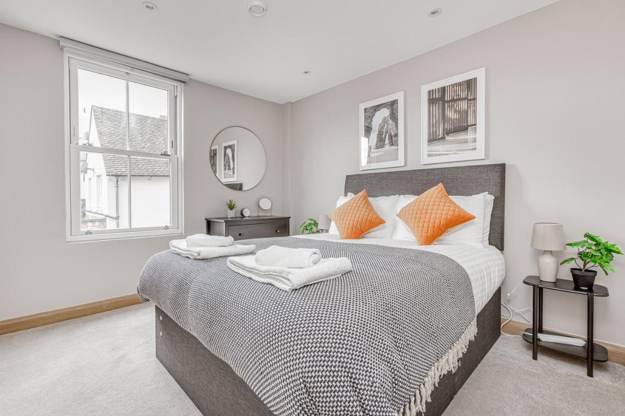 Contemporary 2 Bedroom Apt, Town Centre By Tent Serviced Apartments 彻特西 外观 照片