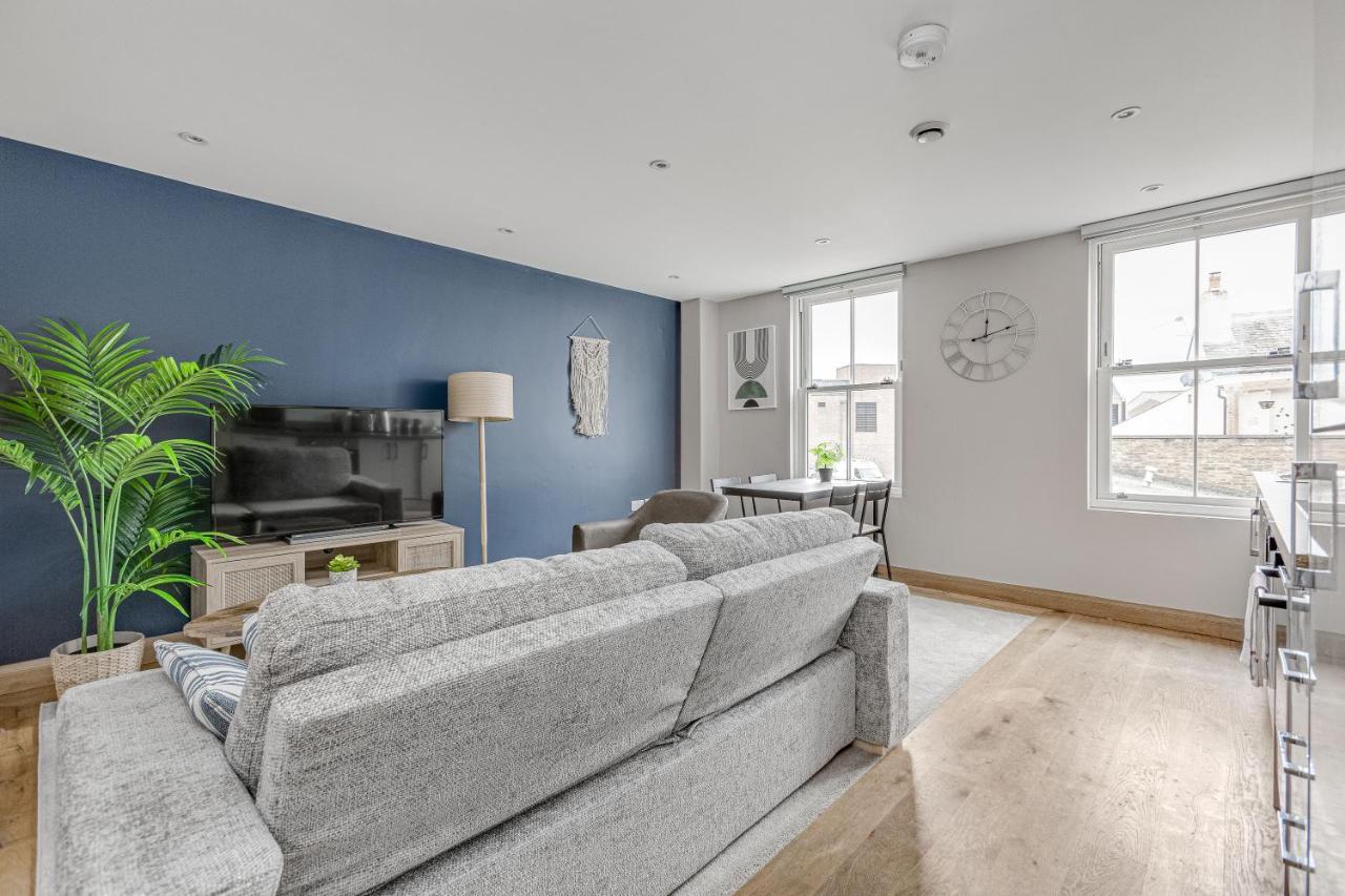 Contemporary 2 Bedroom Apt, Town Centre By Tent Serviced Apartments 彻特西 外观 照片